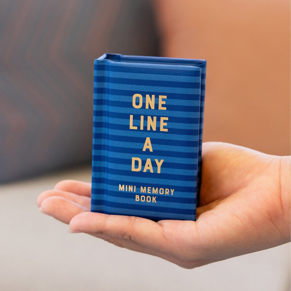Navy Stripes Mini One Line a Day: A One-Year Memory Book Chronicle Books Books - Guided Journals & Gift Books