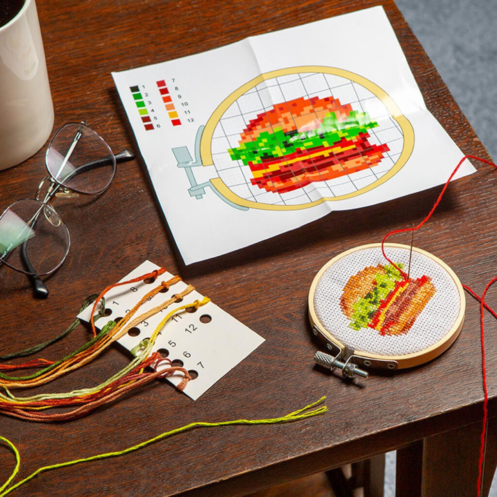 Burger Mini Cross Stitch Embroidery Kit Kikkerland Toys & Games - Crafts & Hobbies - Needlecraft Kits