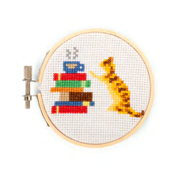 Cat And Books Mini Cross Stitch Embroidery Kit Kikkerland Toys & Games - Crafts & Hobbies - Needlecraft Kits